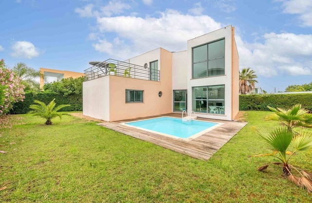 GuestReady - Palmela Village with pool