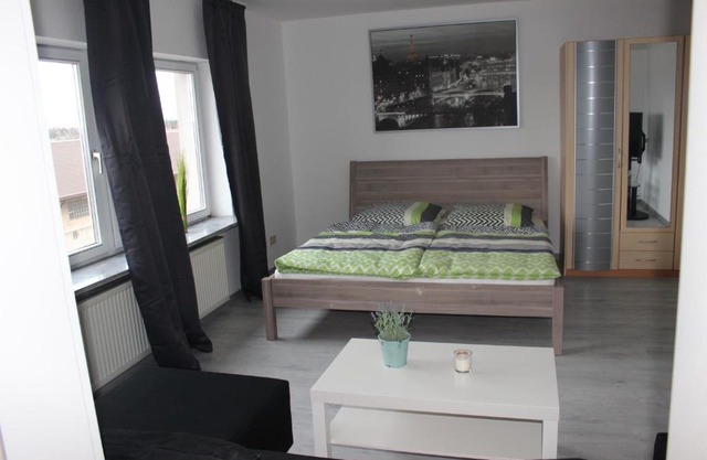 Gut gelegenes Appartment mit Wifi, Parkplatz, Wama, Trockner usw.