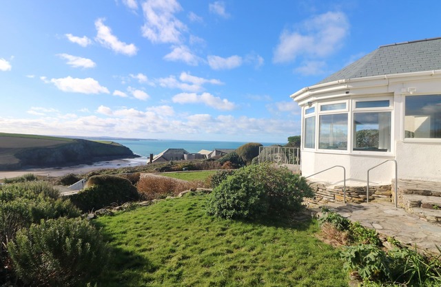 GWILLEN, pet friendly, with open fire in Newquay