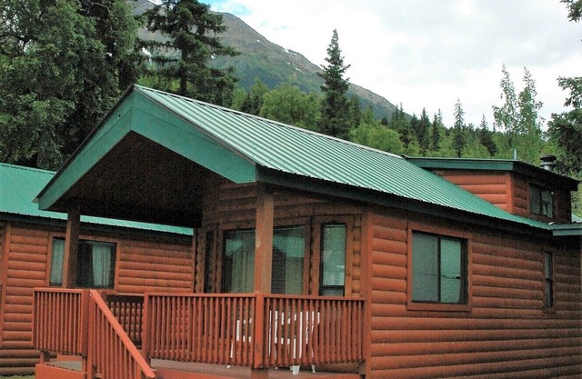 Gwin's Lodge Spruce Chalet #7