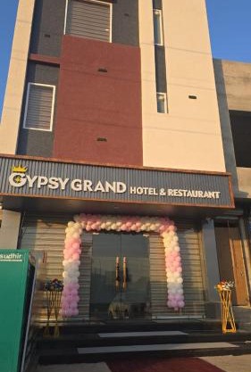 Gypsy Grand Hotel And Restaurant