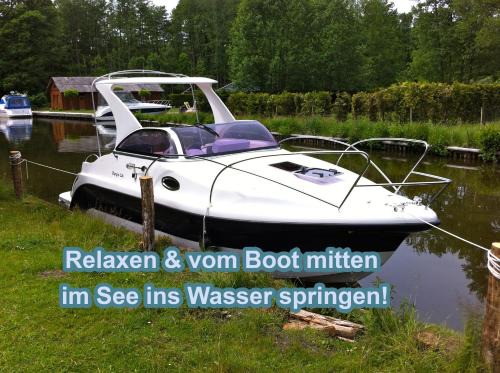 Hüttendorf für Euch alleine - geführter Yachtausflug nach Prieros inclusive! Nur 3 Minuten zum Badesee Fahrräder kostenlos vorhanden