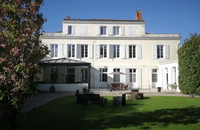 H de Surgères
