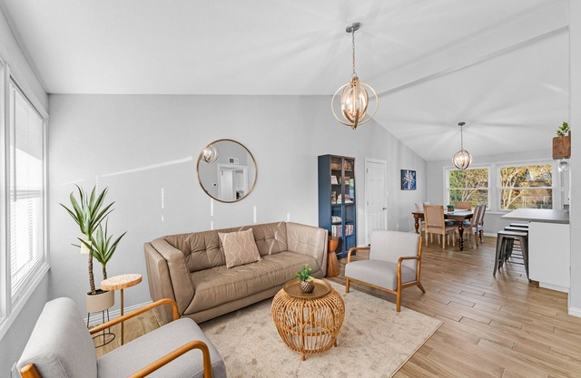 H Haus - Close to Everything & Pet Friendly