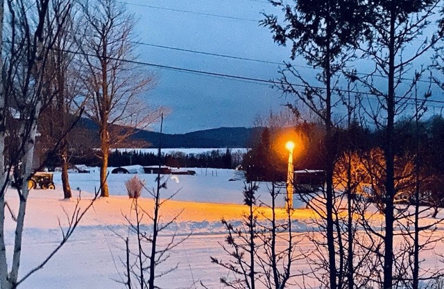 H & M Rentals Winter gem with a view, Snowmobilers welcome! Sleeps up to 4