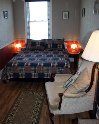 Hadovka Lakeside Inn