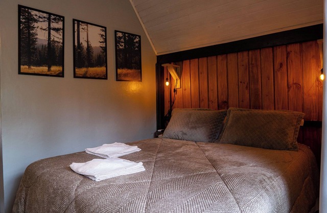Haere Tonu Cabin with Hot Tub
