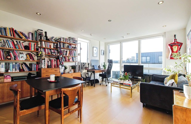 Haggerston - Top Floor 1 Bedroom with stunning view of the city skyline