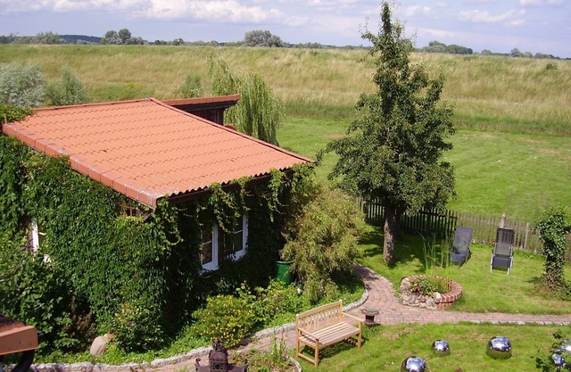 Half-timbered - holiday house at ground level and quiet, without barriers. At the Elbdeich Damnatz