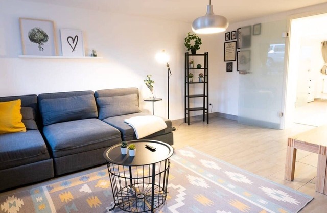 Hamburg Altona - Three Bedrooms for up to 10