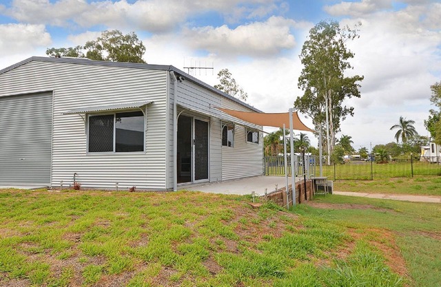 Hami's Retreat - Burrum Heads- Close to Boatramp -2BR - Aircon