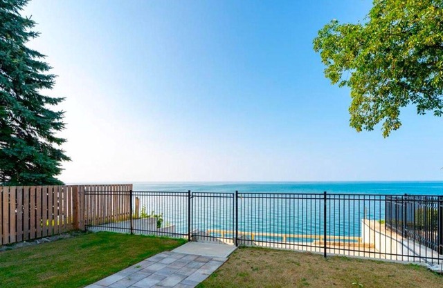 Hamilton Lakeside Haven ~ 4BR of Peace & Comfort