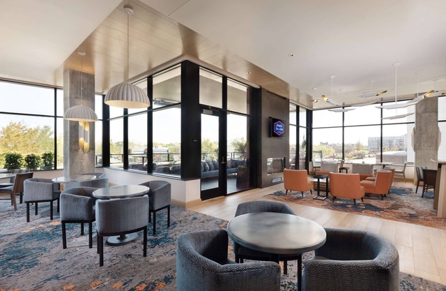 Hampton Inn & Suites Watertown Boston