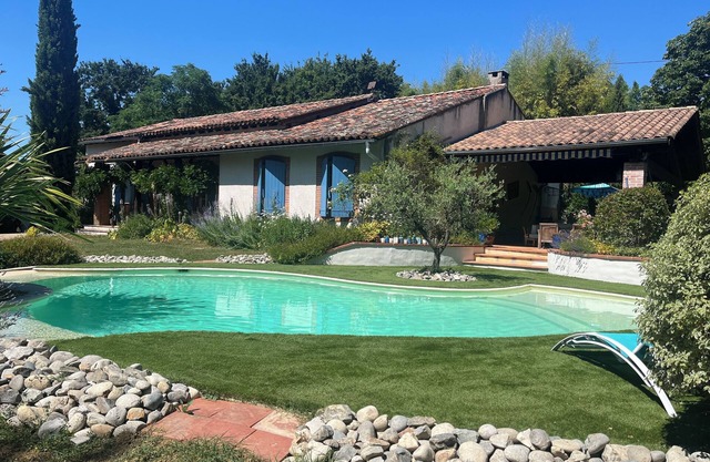 handicapped accessible country house with swimming pool