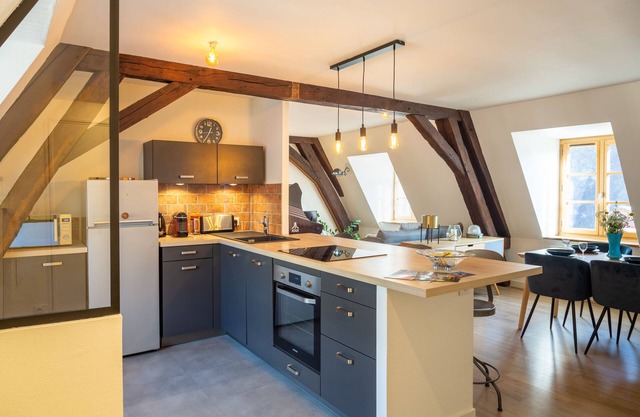 "Happy Loft" - Historical center + private parking