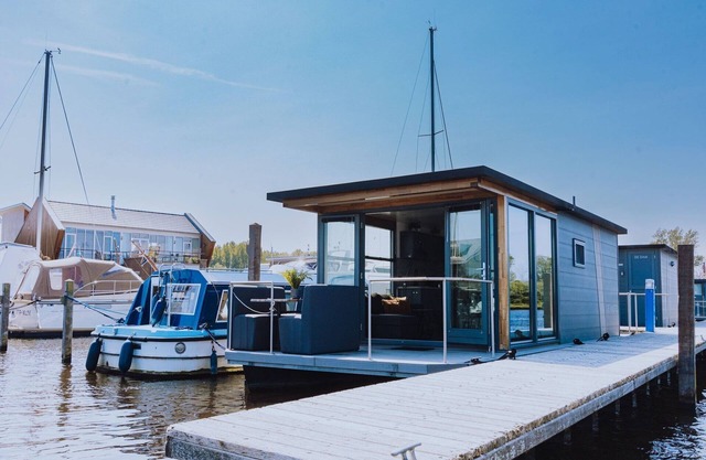 Harbour Lodge at Uitgeestermeer View