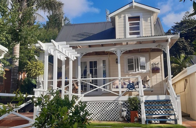 HARBOUR VIEW COTTAGE BOUTIQUE B&B