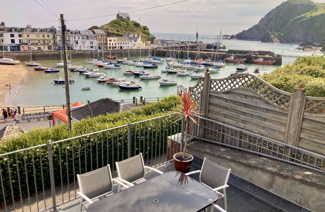 Harbourside 19th Century Cottage. Amazing Sea Views, Terrace and Garage Parking