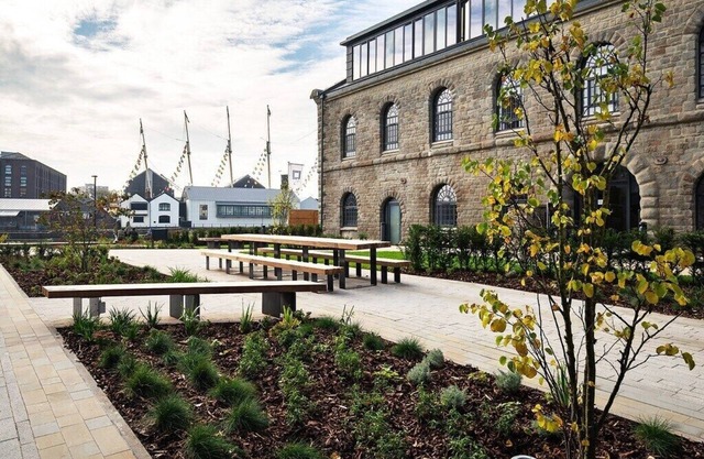 Harbourside Hideaway - Superb Flat With Terrace