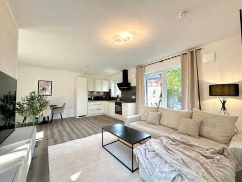 Harmony Homes - Nähe Bahnhof - Terasse - Smart-TV - Nähe Hamburg & Flughafen