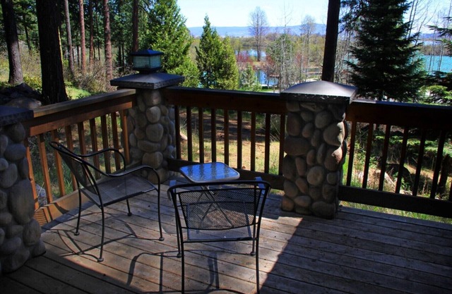 Harriman Springs Resort Cabin 3 - Cabins with a View