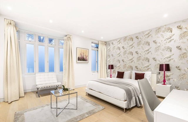 Harrods Next Door | 3-bed Knightsbridge Residence