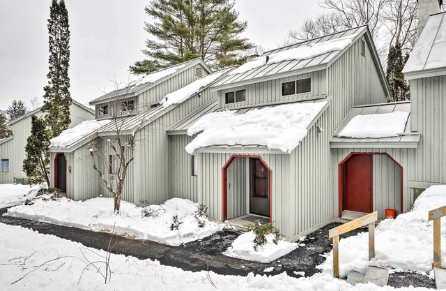 Hartford Escape w/Fire Pit ~ 3 Mi to Ski & Golf!