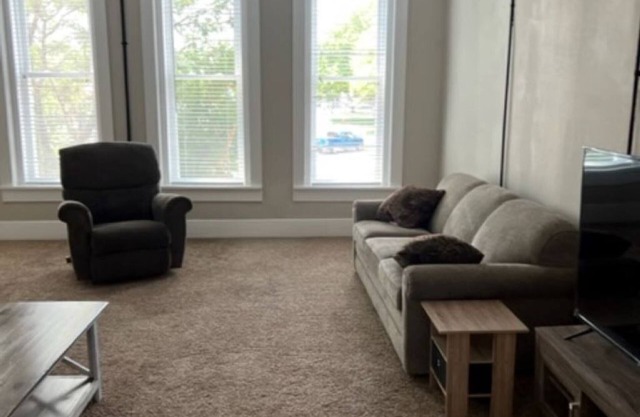 Harv's Uptown Retreat on World's Largest Square