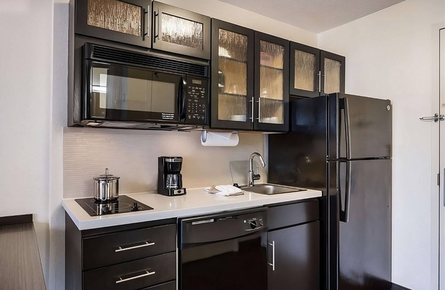Harvard Museums Nearby, Comfy Stay w/Pets in Great Location with Self Parking
