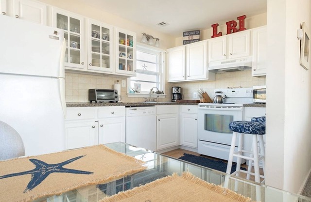 Harvey Cedars Duplex on Bayside Lagoon - 2nd Floor