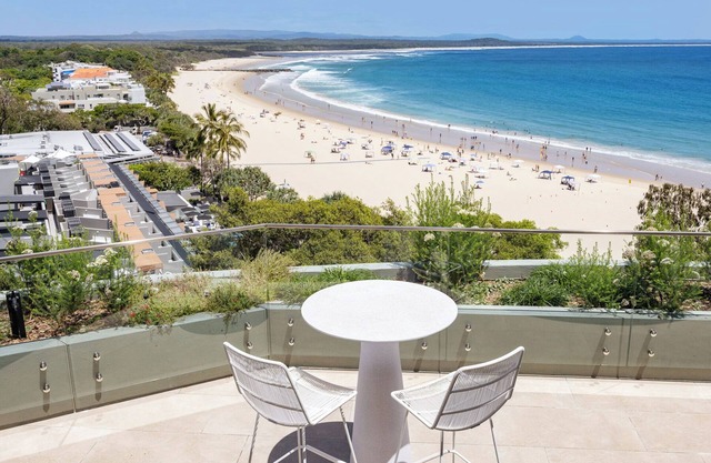 Hastings Park 9: Noosa Paradise, Laguna Bay Views | 4BR | 3BATH | AC |Heated Pool