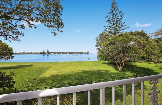 Hastings Riverside Holiday Home