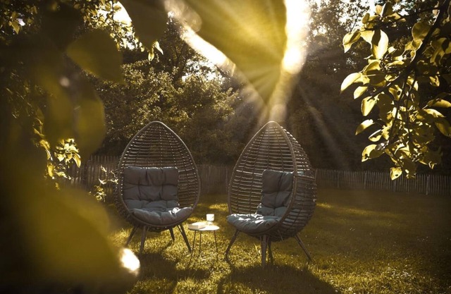 Haus Grün in a secluded location on the edge of the forest with fenced garden, fireplace and infrared cabin