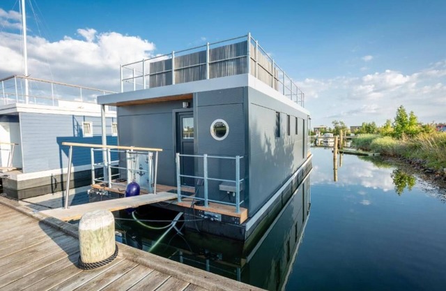 Hausboot Rán für 5 Pers. mit Großzügiger Dachterrasse in Kragenæs auf Lolland