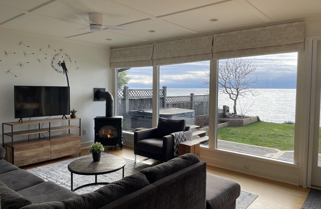 'Haven' awaits you with the best of everything at this beach-front cottage.