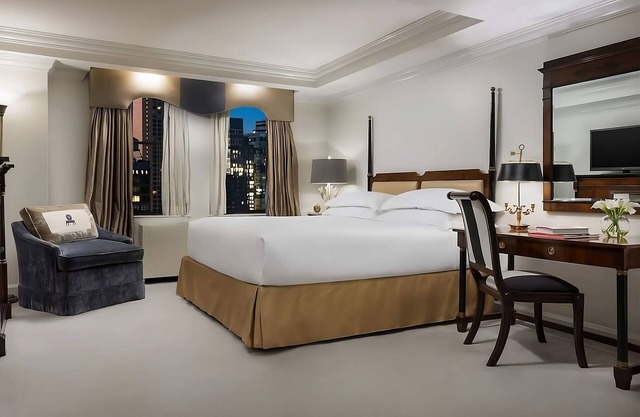 Haven of Rest and Relaxation! Onsite Dining, Pet-friendly, Walk to Times Square