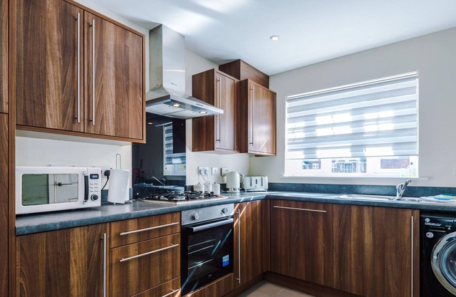 Hawarden/Semi/Lounge Diner/Driveway Parking