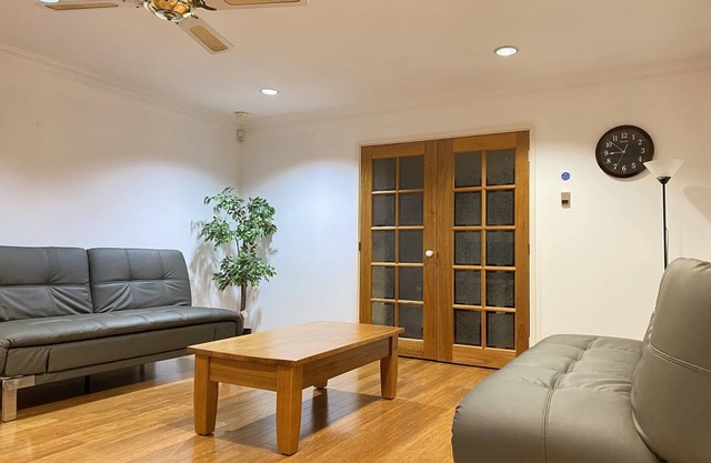 Hawker 4BR House（Air-Con, WiFi, Netflix, Parking）