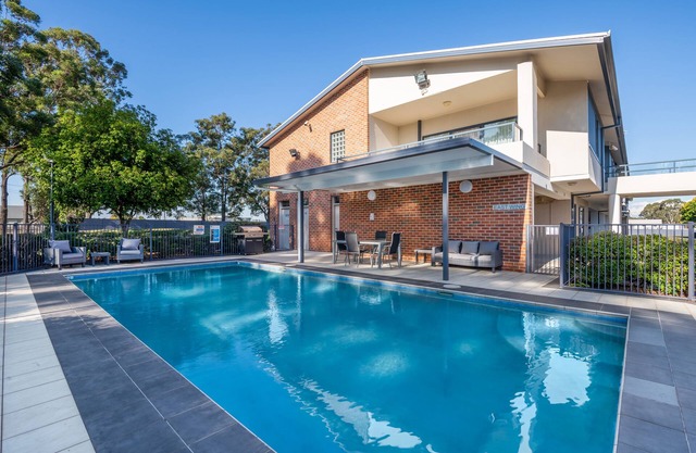 Hawkesbury Race Club Motel