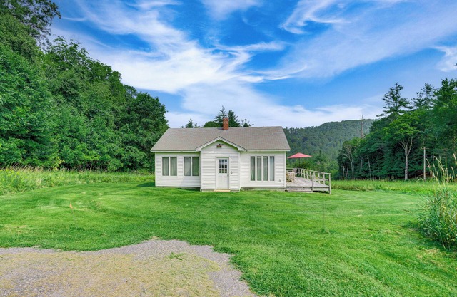 Hawley Home w/Deck: 4 Mi to Berkshire East Resort