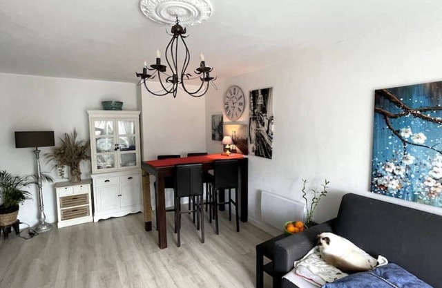 Hays and Galia's apartment