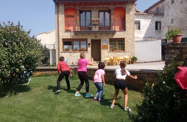 Haz Turismo con tu Familia o Amigos por Navarra Desde Casa Rural Belástegui