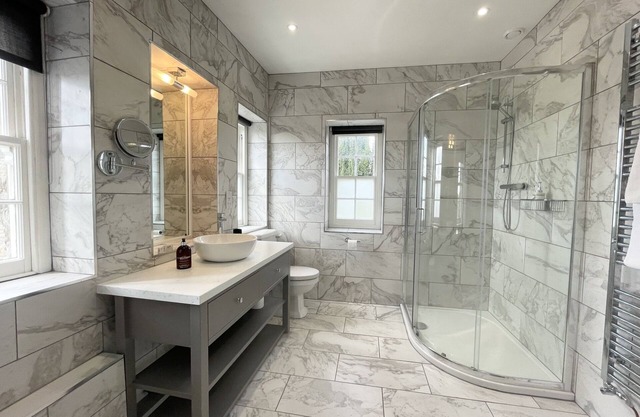 Hazelwood - Luxurious Apartment in Somerton