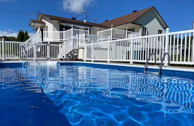 Head to Île d'Orléans