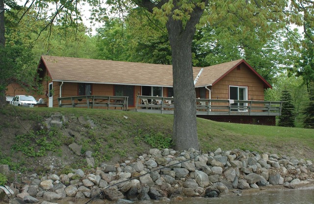 Heart Bay on Lake George - 2 Bedroom Cottage, Private Dock