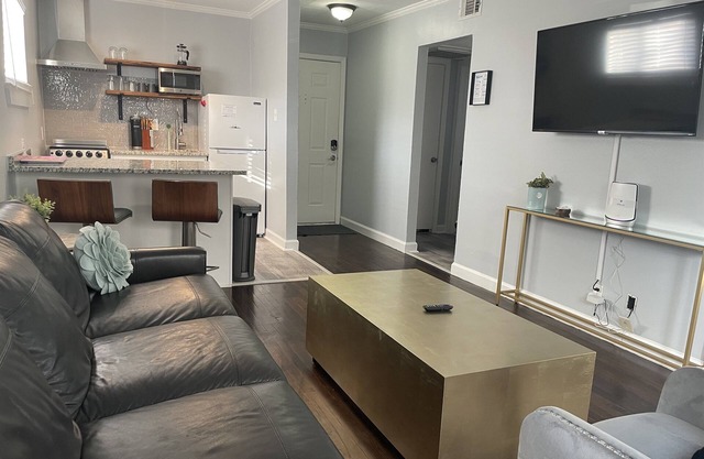 Heart of Henderson - Modern with Comfy King Bed