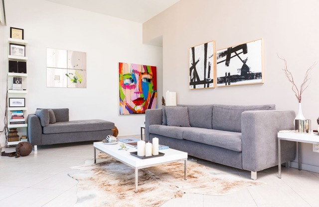 Heart of Ipanema, stylish apartment in full service building. IDEAL LOCATION!