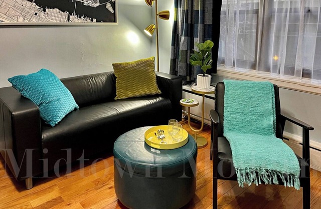 Heart of Manhattan! Gorgeous 2 Bedroom!