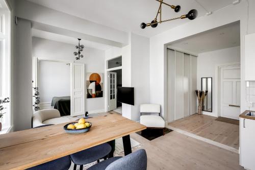 Heart of Södermalm Walk to Everything - 2Bed Apart