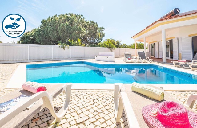 Heatable Pool & BBQ Retreat near Albufeira